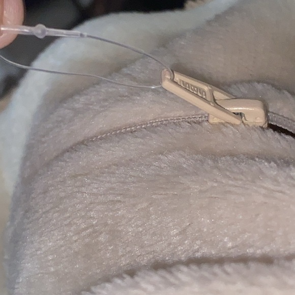 LETS CELEBRATE HALLOWEEN NEW W/Tag WO SIZE LARGE SLOTH PAJAMAS COSTUME TAN CLEAN - Picture 14 of 15